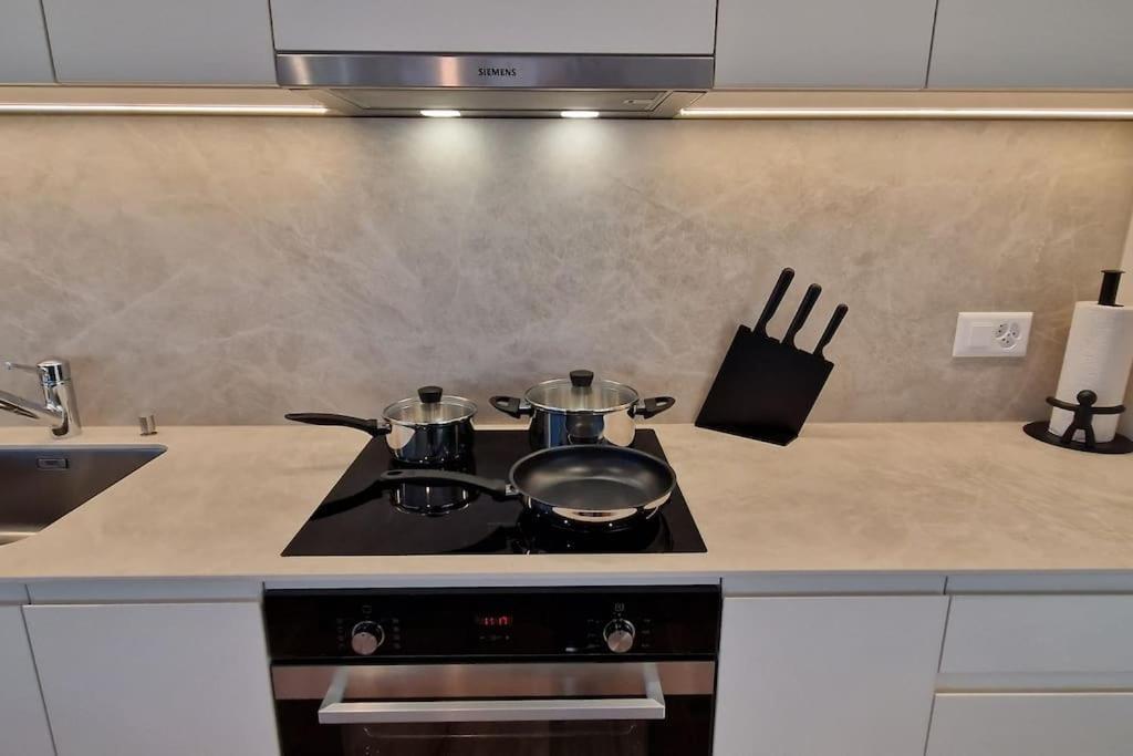Visionary Hospitality Rothenburg, Lucerne - Premium Apartments With Free Parking, Washer, Kitchen, Terrace, 15' City Exterior foto